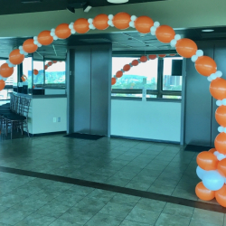 Linked balloons arch